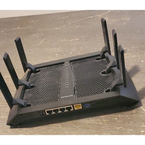 NETGEAR Nighthawk X6 AC3200 Tri-Band Gigabit Wi-Fi Router -  ‎R8000-100NAR - Picture 2 of 3